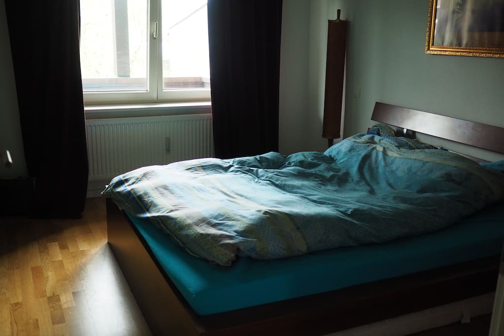 Schlafzimmer 1