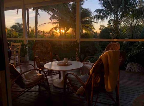 Avalon Summer House. Mineral Pool & Spa