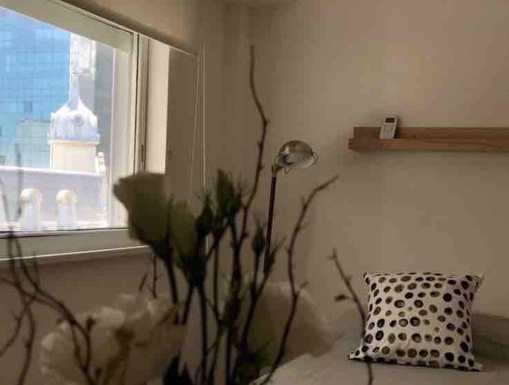 Monoambiente de 1 dormitorio en Retiro con vista lateral a la Torre Bellini