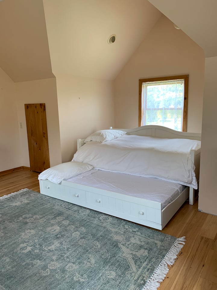 Mastersuite Trundle