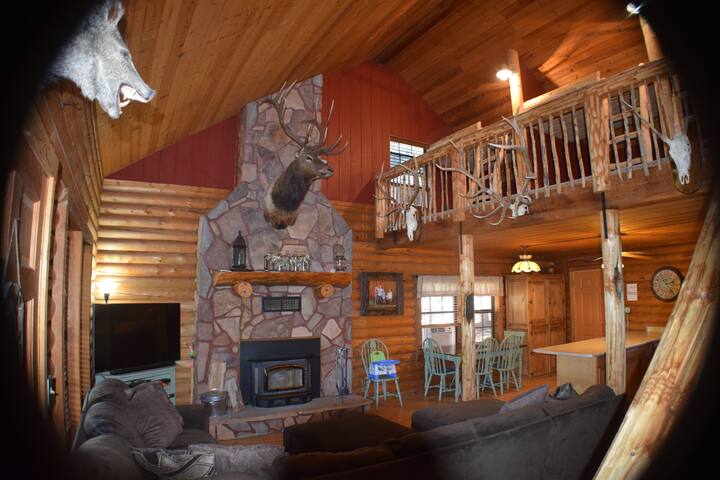 Secluded Log Cabin Paradise On 3 Acres Cabins For Rent In