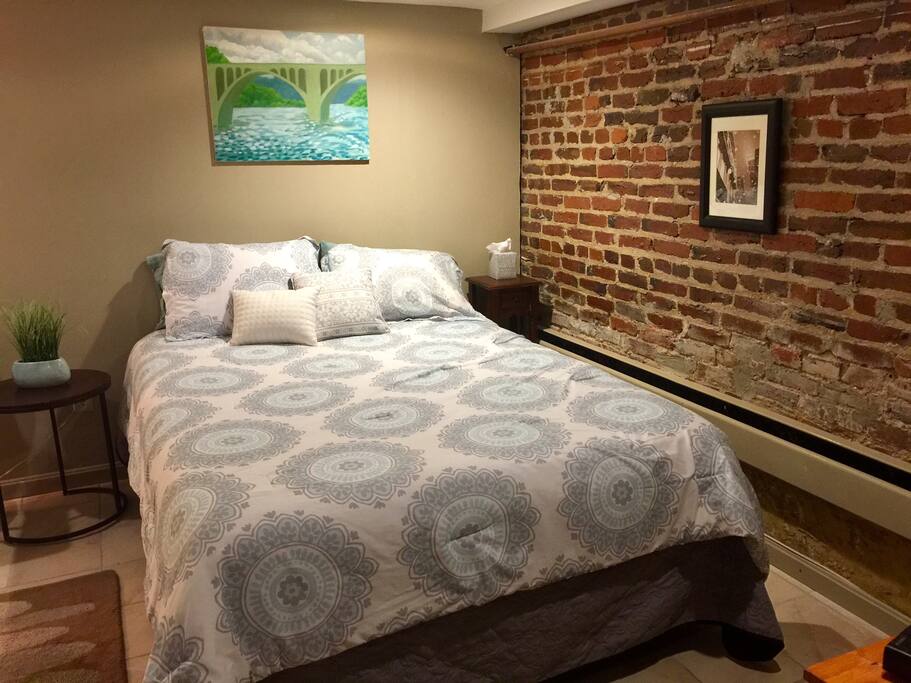 Queen bed