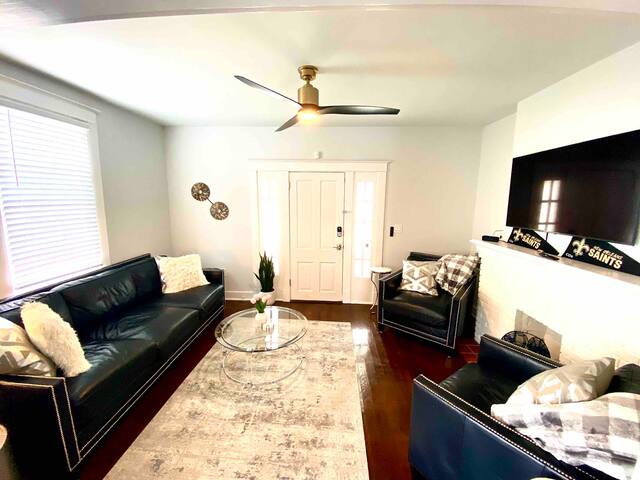 Cute Uptown Duplex gallery image 2