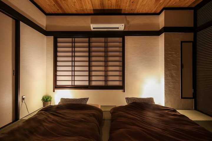 Japanese-style bedroom with mud wall (at night)
