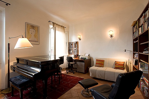 Airbnb 2024 grand piano