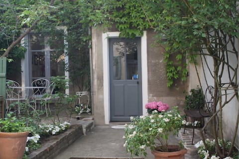 Top Airbnb: VILLA VERSAILLES, NEXT TO THE CASTLE in Versailles