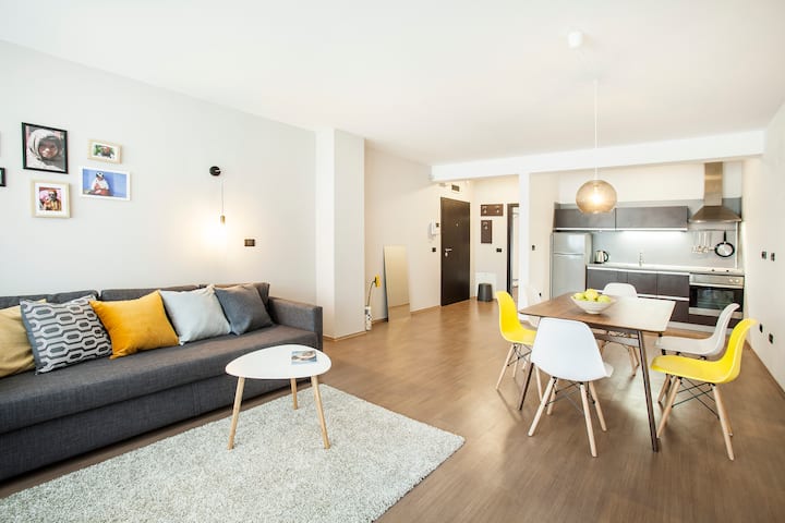 Huge, Central Apt, 2 Br, 2 Balcony, A/c - Sofia