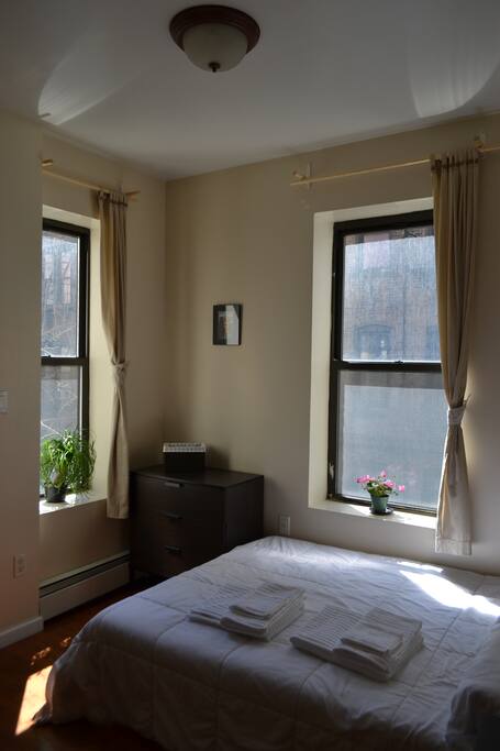 Sunlight throughout two windows + drawers for guests