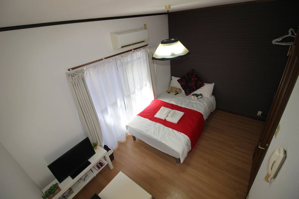Clean and comfy room!