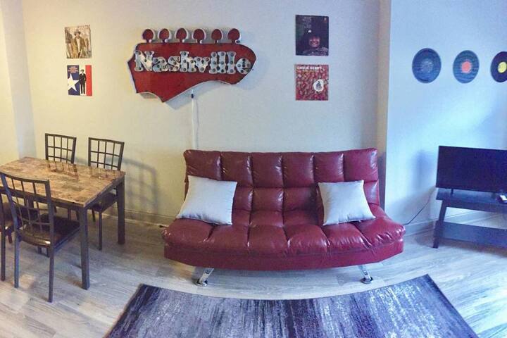 BROADWAY and BEYOND! Walk to it all!