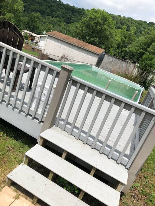 32’ swimming pool