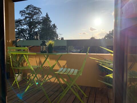 Warm and bright, close to Geneva and Lake Geneva