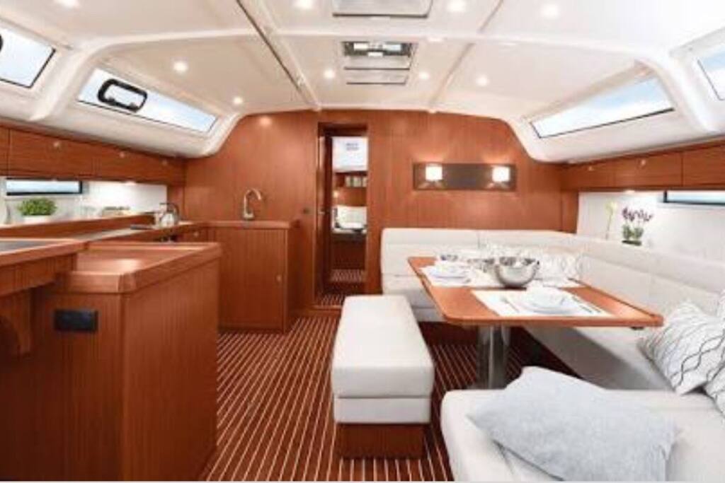 Salon Galley