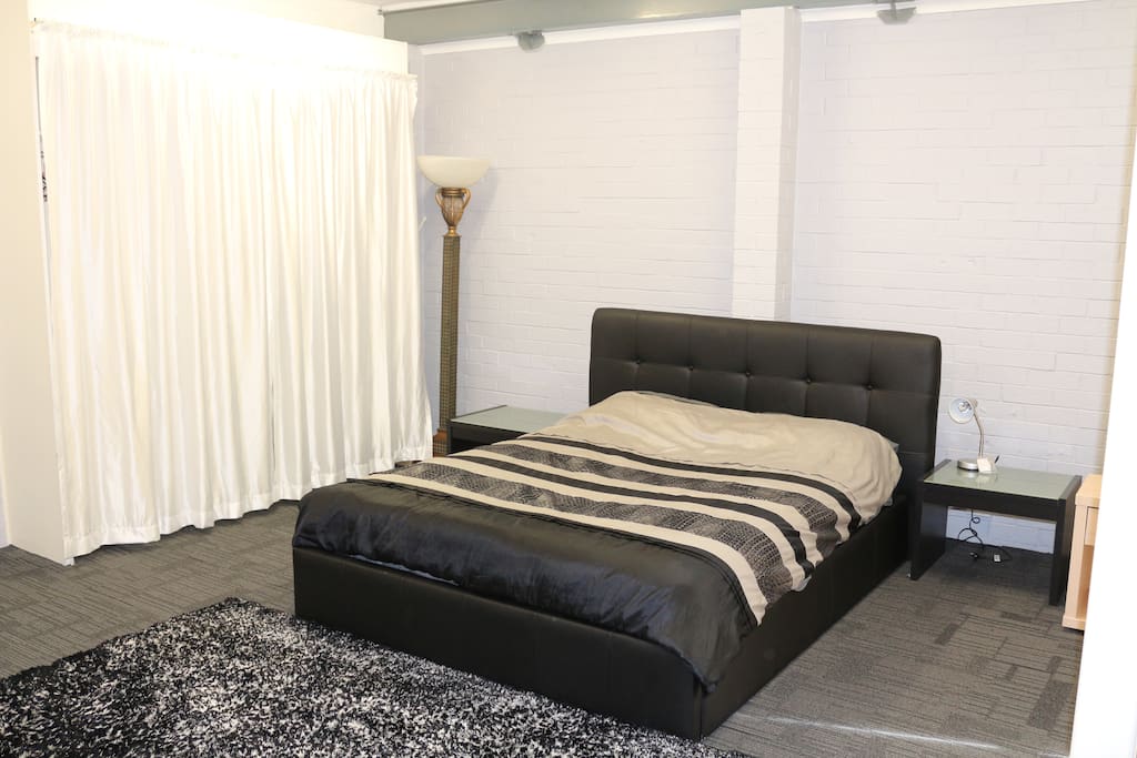 queen bed
