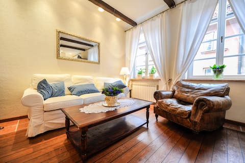 Top Airbnb: Luxury apartment -charming Old Town in Śródmieście