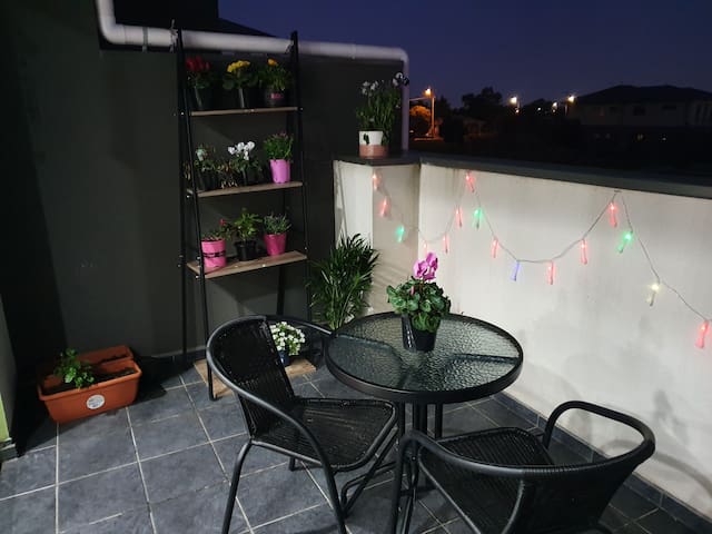 Female only accomodation available in a cosy home