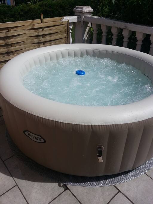 Spa 4 personne disponible en été