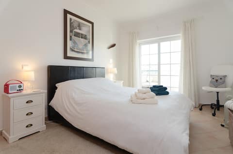 Airbnb em destaque: Casa Surf Love (Ocean View) em Alvor