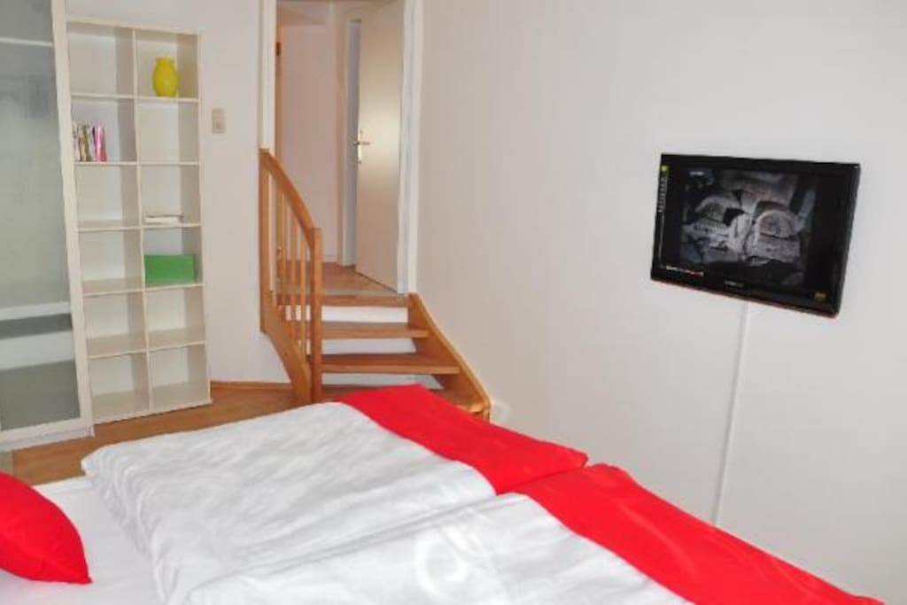 Schlafzimmer 1