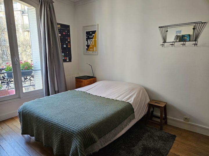 Dormitorio 2
Cama 140
Escritorio 