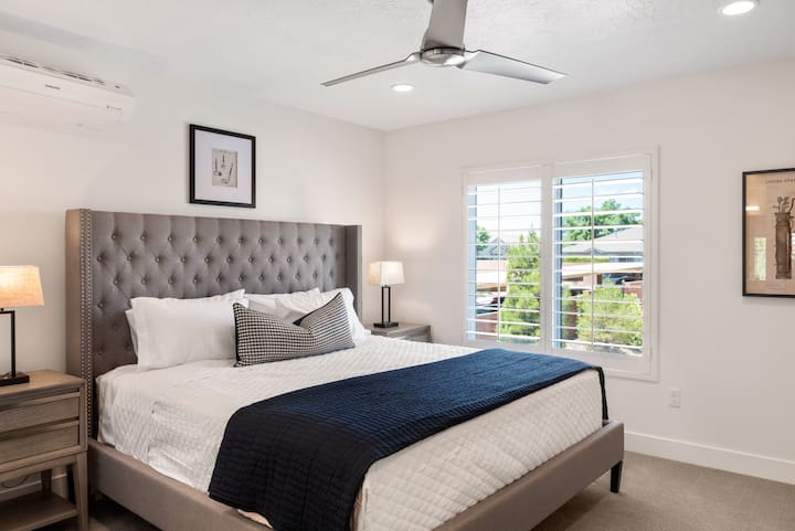 جناح رئيسي رقم2 بحمام داخلي ملحق.