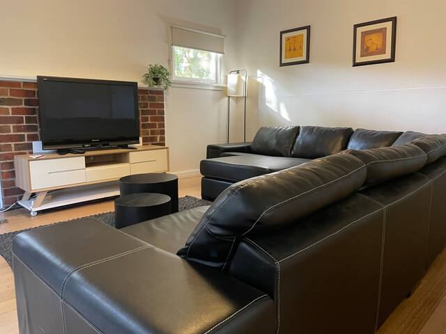 Amazing location across Rd Mount Martha STH Beach gallery image 3