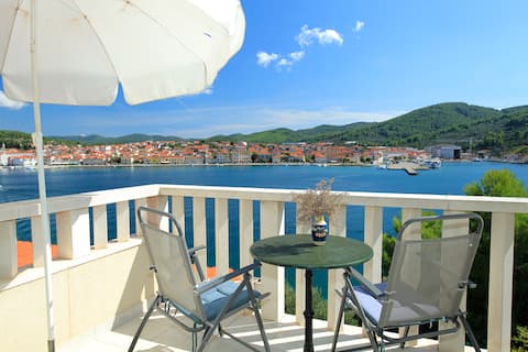 *amazing view apt 2+1,by the sea 
