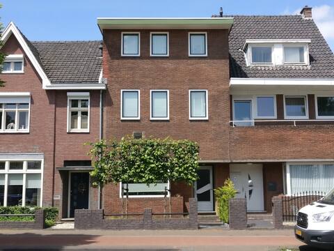 Geleen characteristic 1930s house. 2 to 3 pers