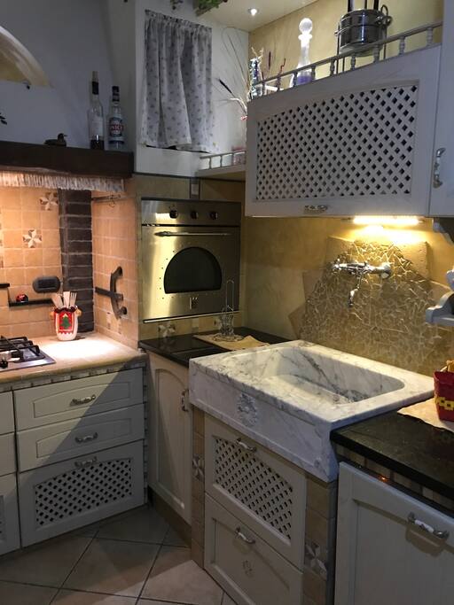 Lavandino in marmo di Carrara