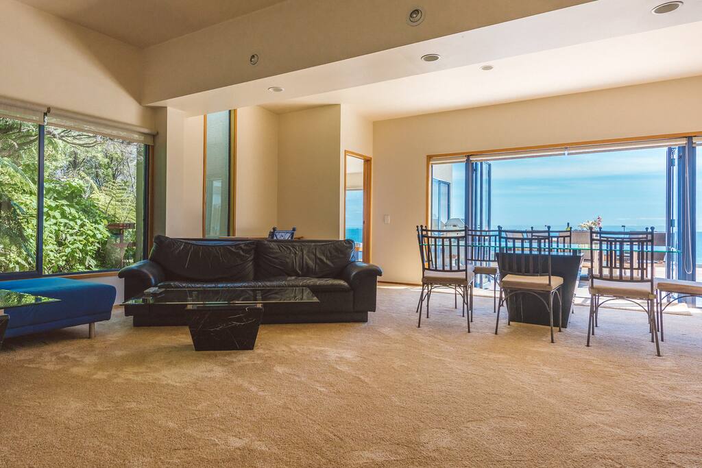 Commodious lounge with dining table for 8 people