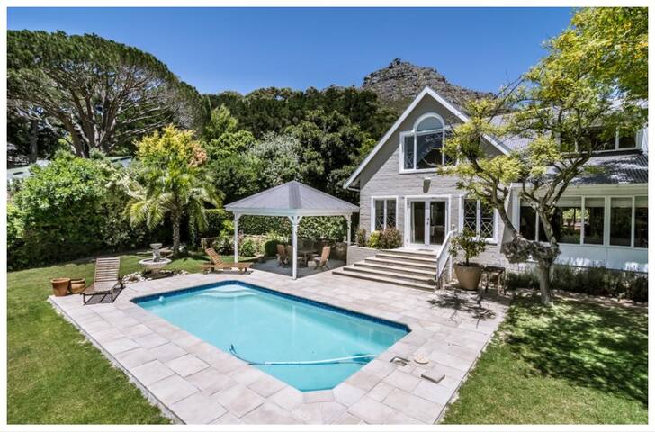 Beautiful Family Home in Hout Bay gallery image 2