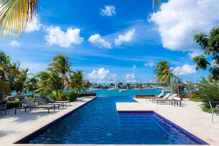 Jus' Beachy! Luxury Apt in a B/front Gated Cmnty.