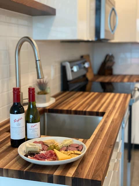 Studios on Main - Kispiox Studio