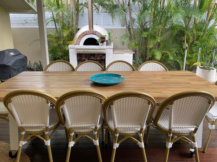 Nobbys Beach House, pool and pet friendly Houses for Rent in Mermaid Beach, Queensland