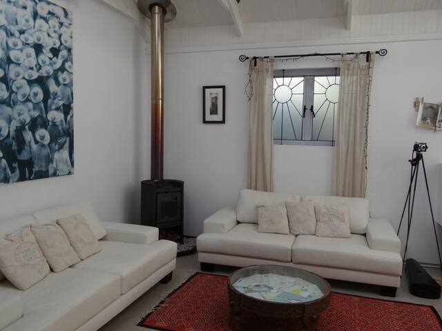 Peaceful cottage close to the sea gallery image 4