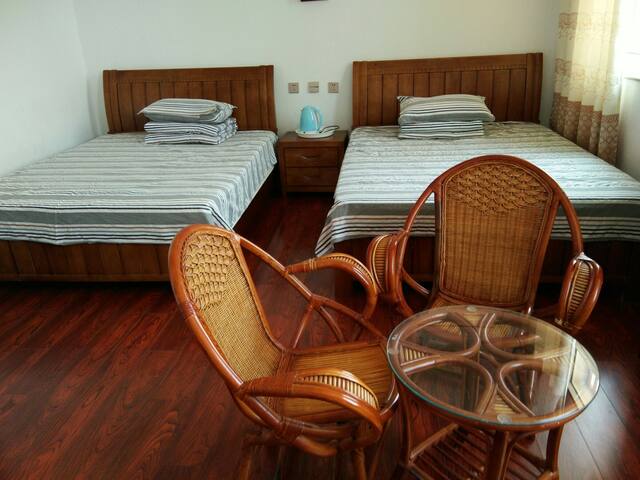 磊磊民宿位于西柏坡镇梁家沟村西区4排2号,距离西柏坡革命圣地700米