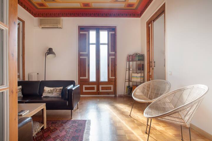 Gran via de luxe modernist