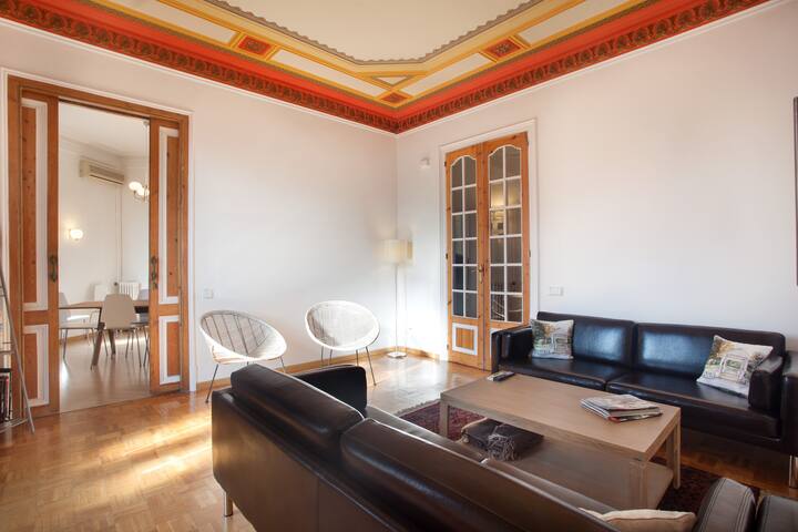 Gran via de luxe modernist gallery image 3