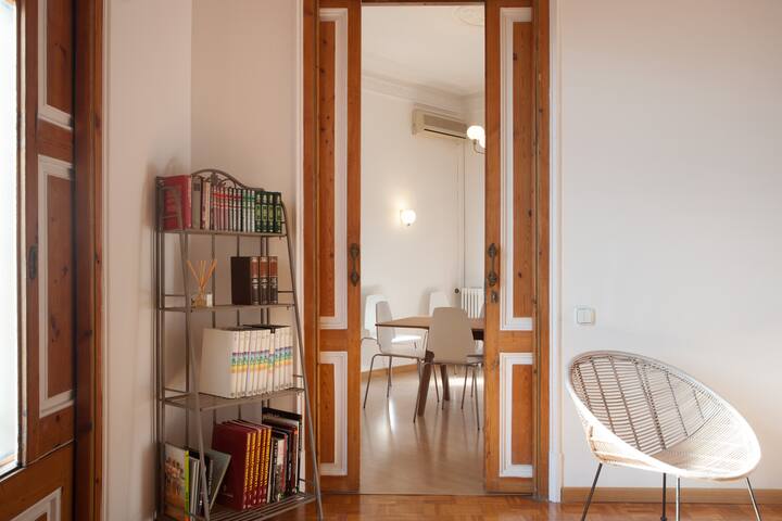 Gran via de luxe modernist gallery image 5