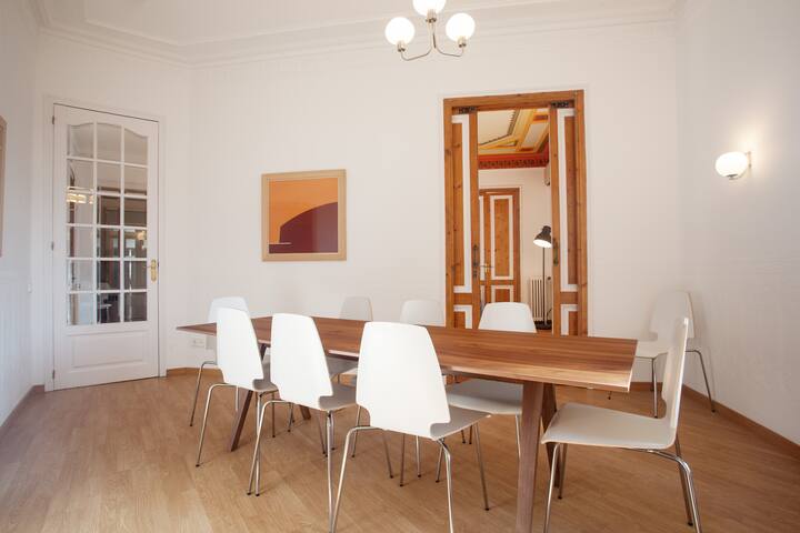 Gran via de luxe modernist gallery image 4