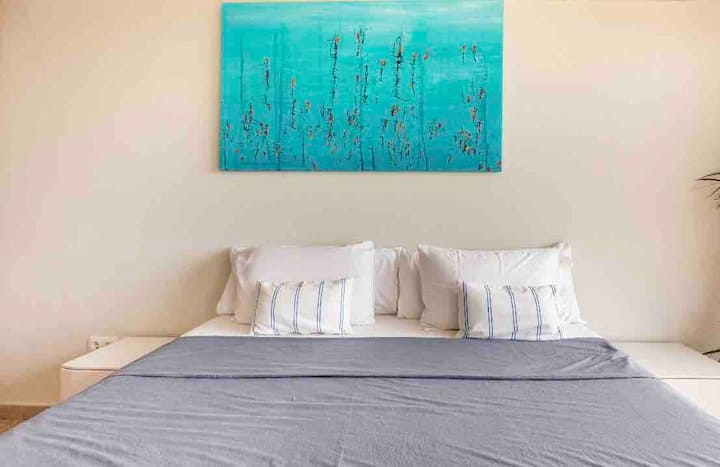 غرفة النوم رقم2. سرير كبير بإطلالة.