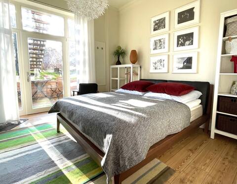 Jethon's studio apartment in the countryside