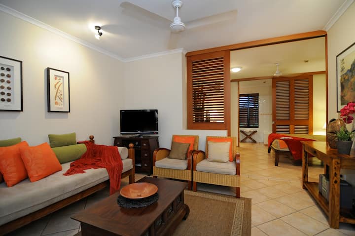 Heavenly Hibiscus 28 - Walk To Town, Beach, Marina - Port Douglas
