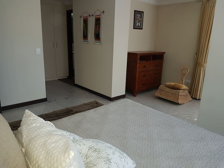 Full Bedroom Double Bed w/Private Full Restroom