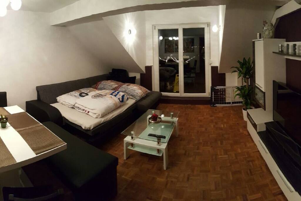 Wohnzimmer, Schlafmöglichkeit für 2 Erwachsene
