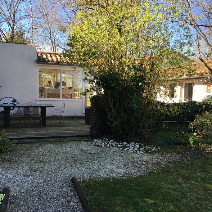 Une grande terrasse cosy pour flâner