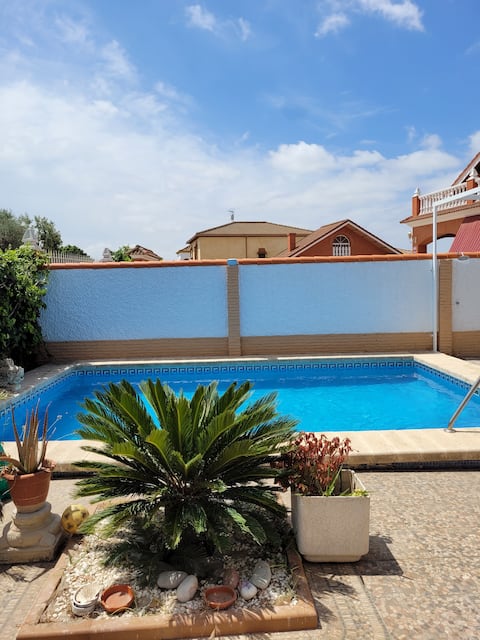 House near Seville with pool
