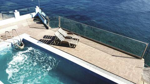 Luxurious Villa Paradise PRIVATE BEACH & pool