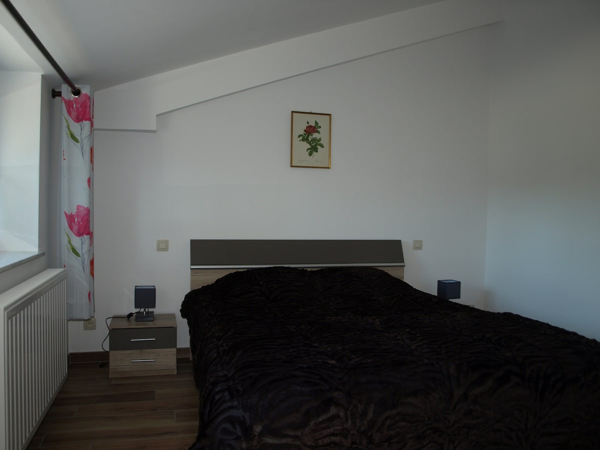 Dhomë gjumi 2, me krevat dopio 