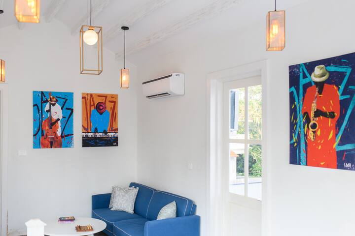 Living room image 4